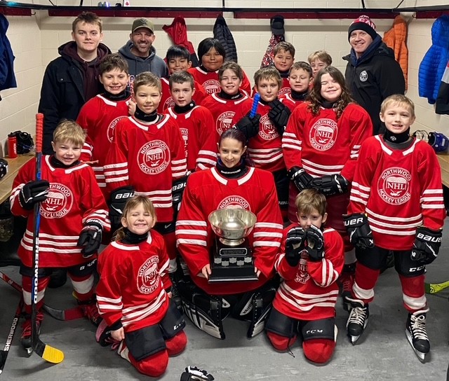 smc-nwhl-canadians01