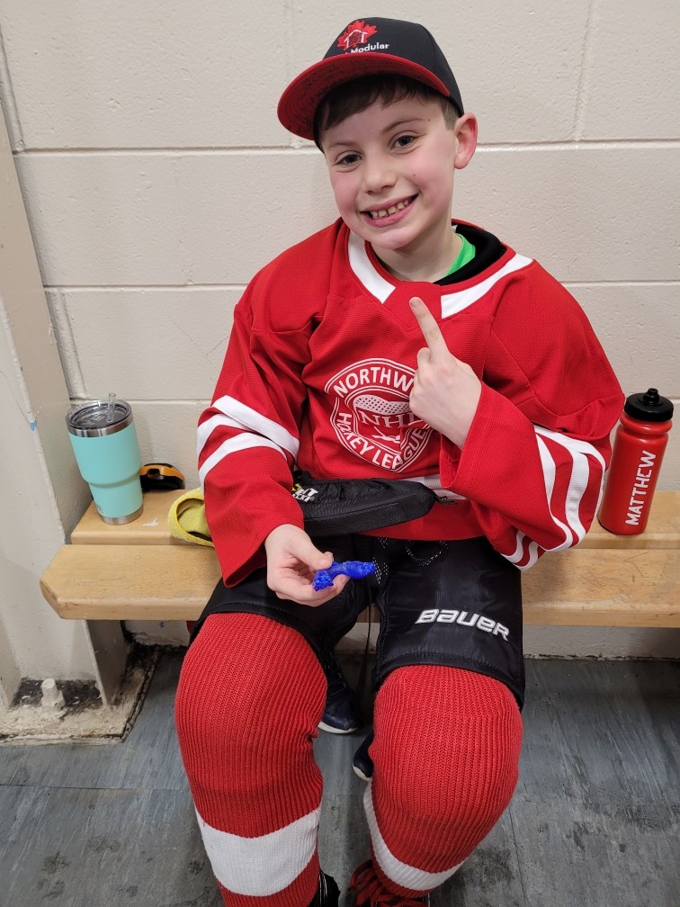 smc-nwhl-canadians03